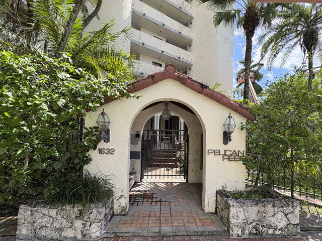 Pelican Reef Condo photo 2